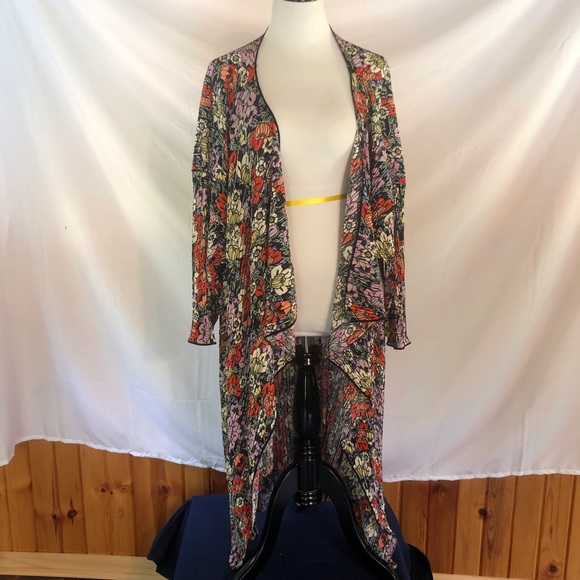 LuLaRoe Accessories - Lularoe Floral Accordian Shirley Kimono